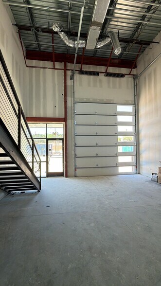 15889 Ronald W Reagan Blvd, Leander, TX for lease - Interior Photo - Image 1 of 6