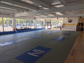 701-713 Arguello St, Redwood City, CA for lease Interior Photo- Image 1 of 2