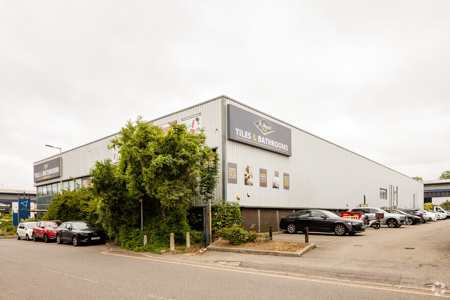Imperial Way, Watford for lease - Building Photo - Image 2 of 3