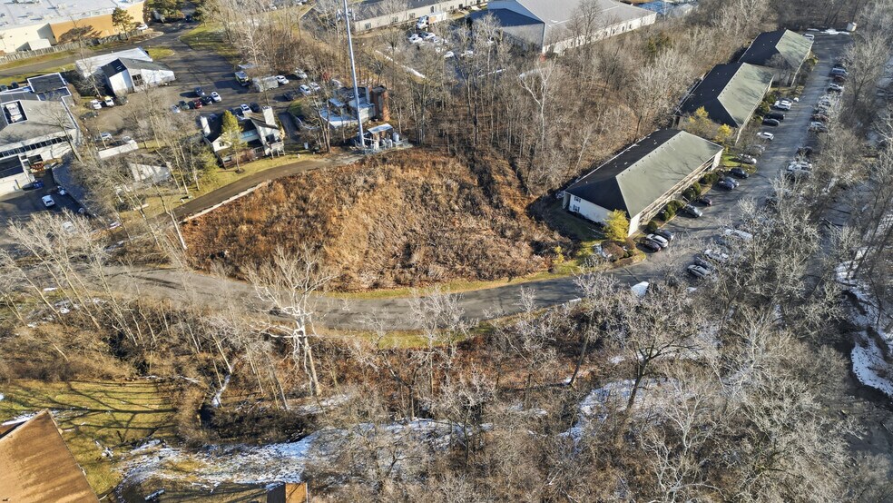 2750 Lauffer Ravines Dr, Columbus, OH à vendre - Photo du bâtiment - Image 3 de 12