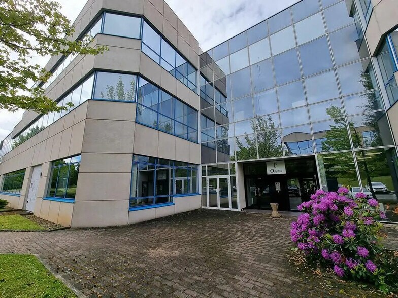 Bureau dans Les Ulis à louer - Photo du bâtiment - Image 2 de 7