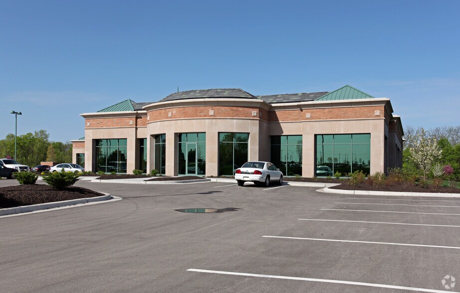 4300 W 133rd St, Leawood, KS à vendre - Photo du bâtiment - Image 2 de 7