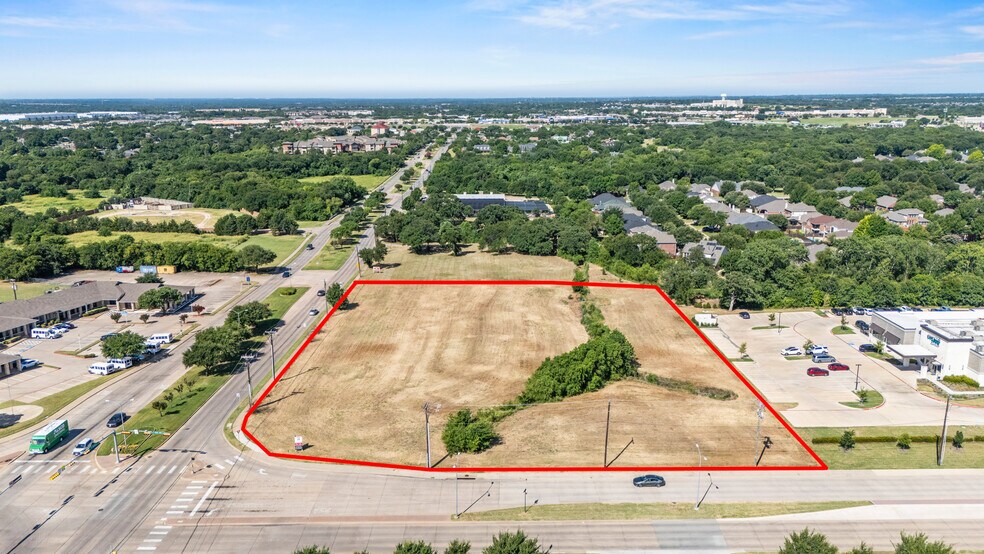585 E Debbie Ln, Mansfield, TX à vendre - Photo du bâtiment - Image 3 de 18