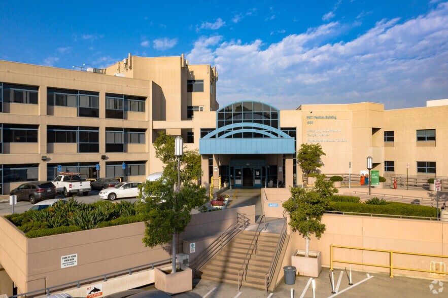 1505 Wilson Ter, Glendale, CA à louer - Photo du bâtiment - Image 3 de 5