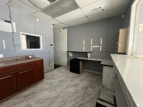 9836 Foothill Blvd, Rancho Cucamonga, CA à louer Photo intérieure- Image 2 de 4