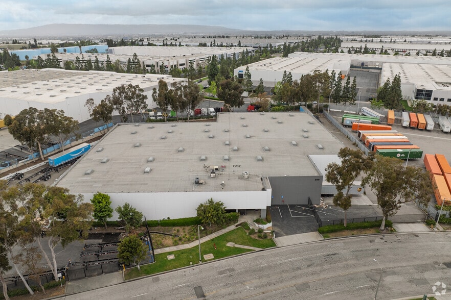 360 W Victoria St, Compton, CA à louer - Aérien - Image 3 de 6