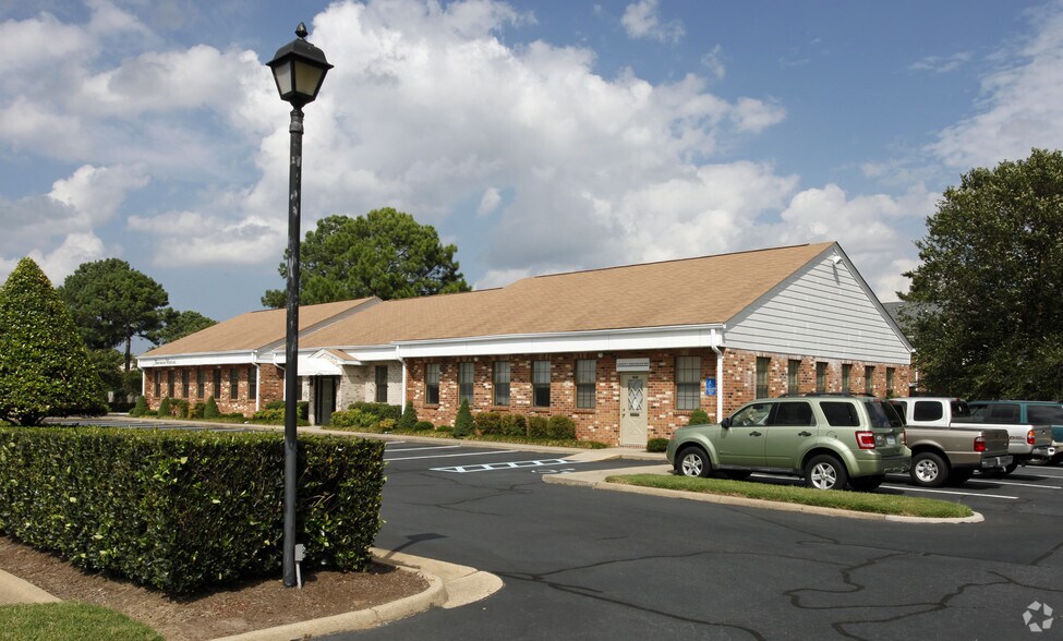 4521 E Honeygrove Rd, Virginia Beach, VA for sale - Building Photo - Image 2 of 3