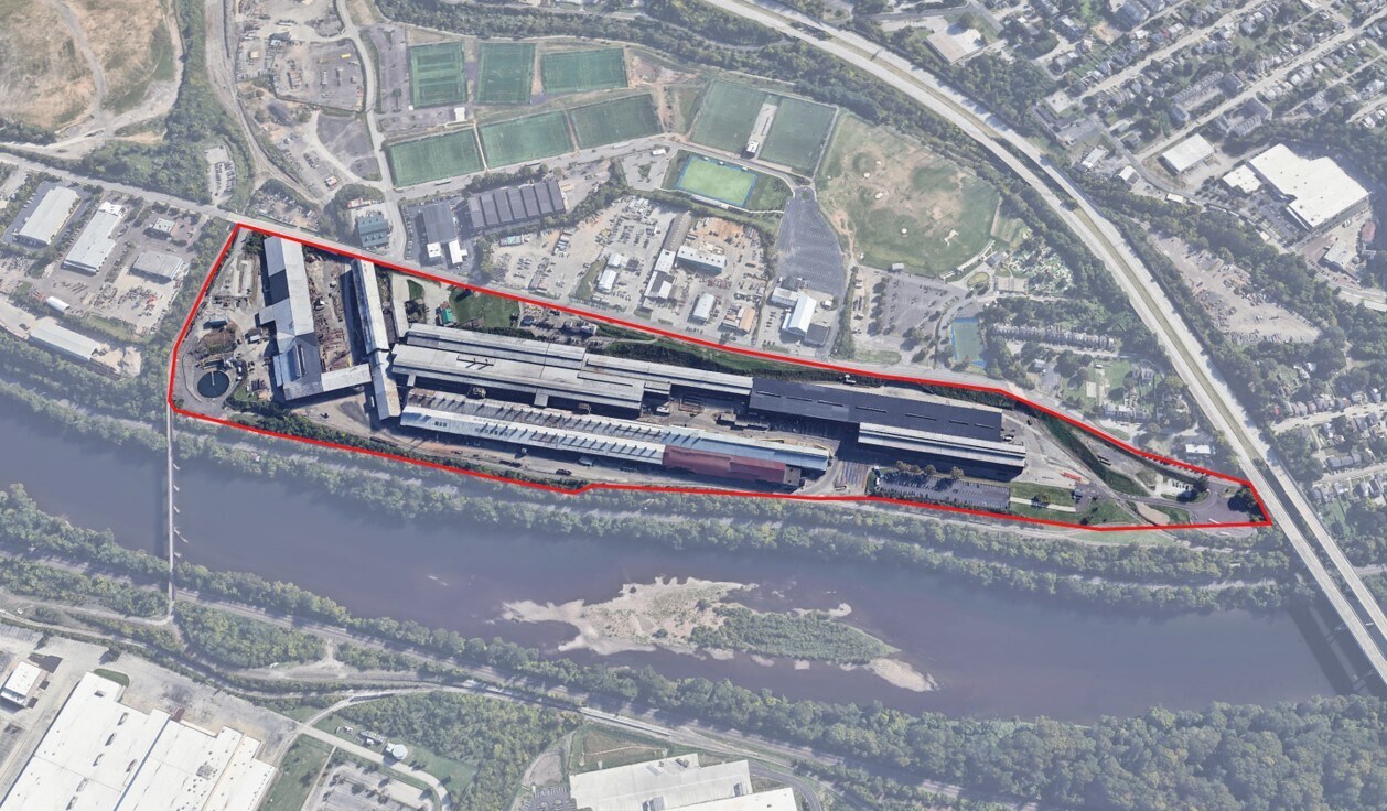 Industrial Redevelopment Opportunity portefeuille de 7 propriétés à vendre sur LoopNet.ca Photo du bâtiment- Image 1 de 13