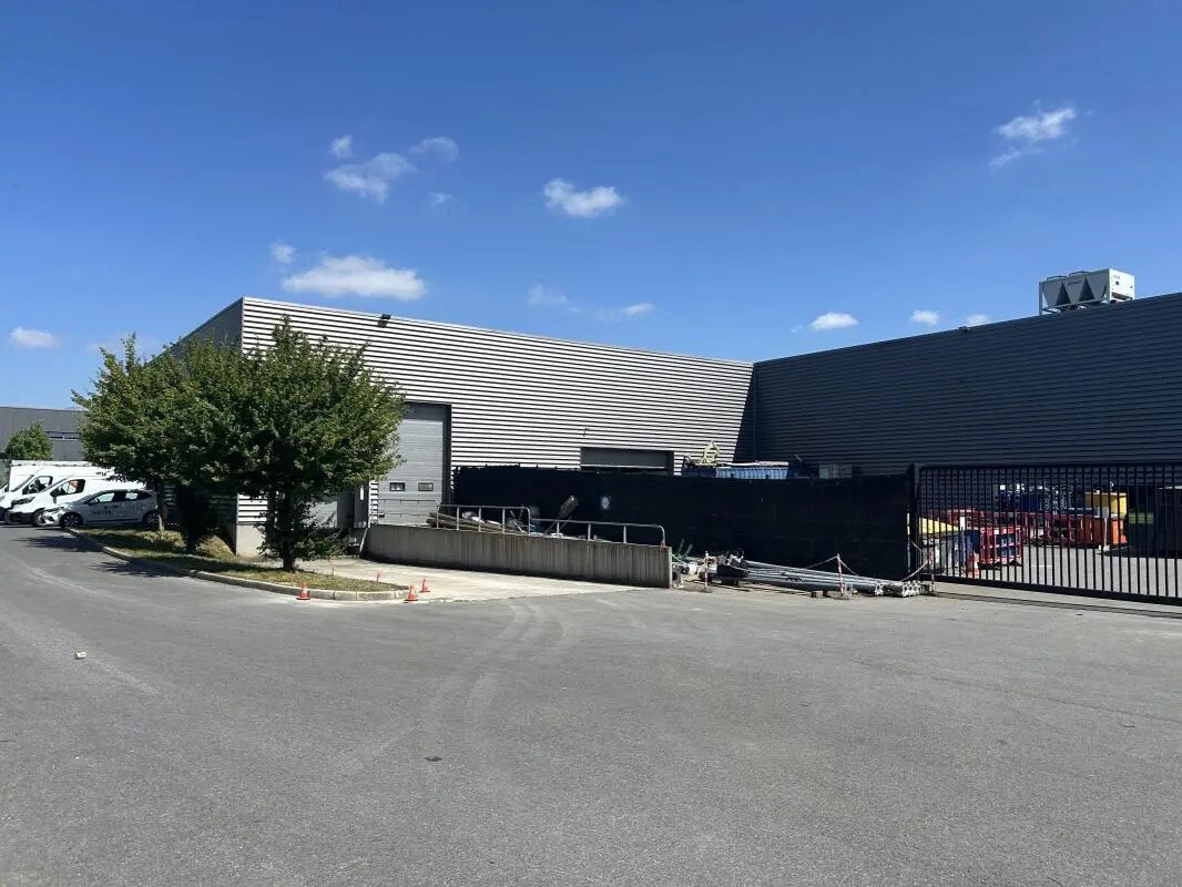 Office in Sainghin-en-Mélantois for lease Building Photo- Image 1 of 7