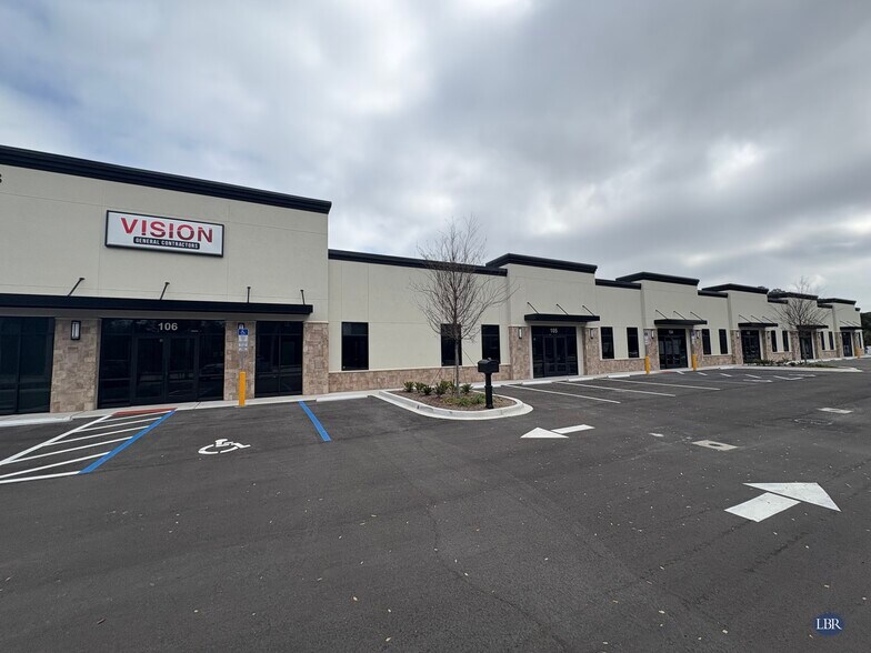 3883 S Nova Rd, Port Orange, FL for lease - Primary Photo - Image 1 of 5