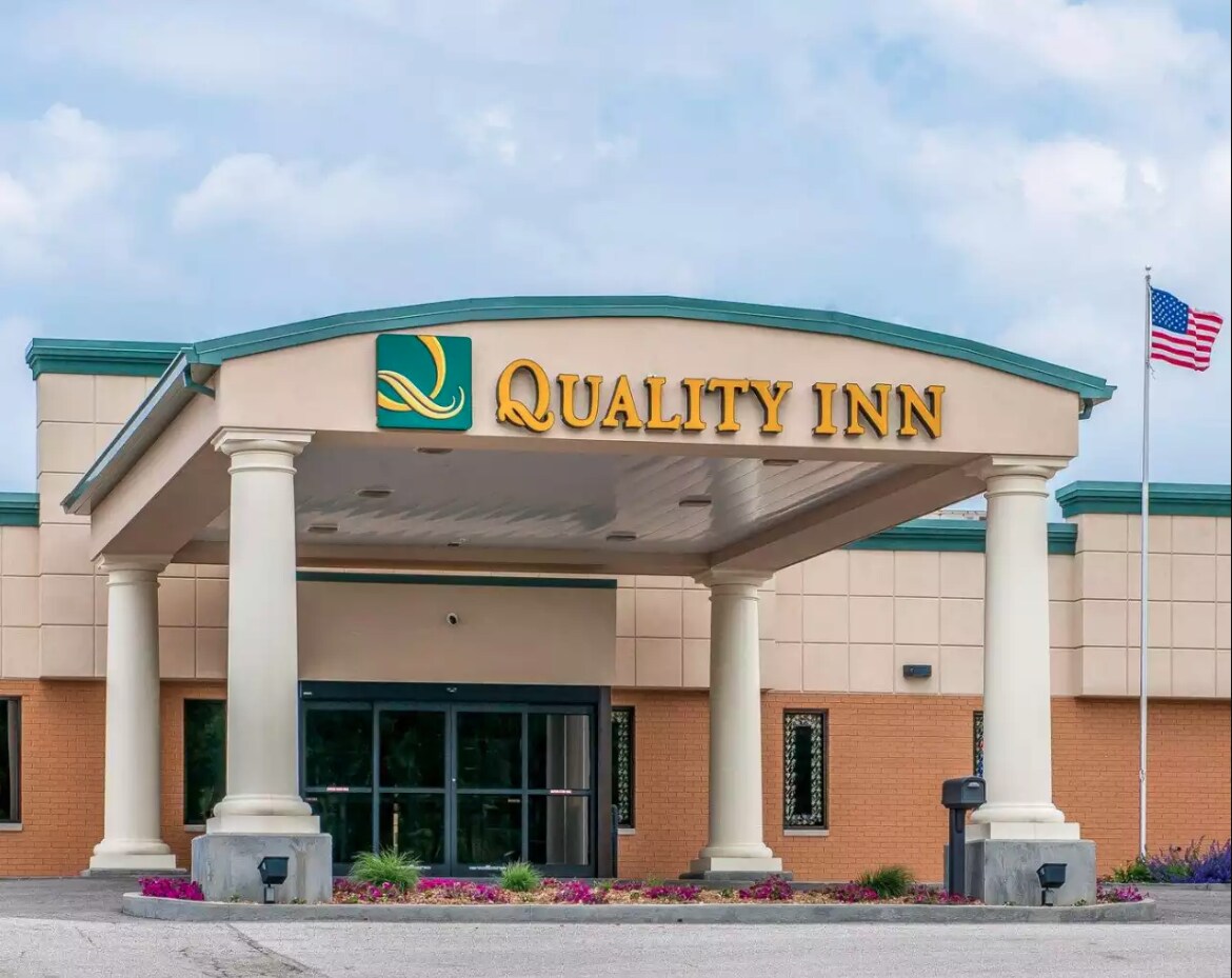 406 E 22nd St, Huntingburg, IN à vendre Photo principale- Image 1 de 19