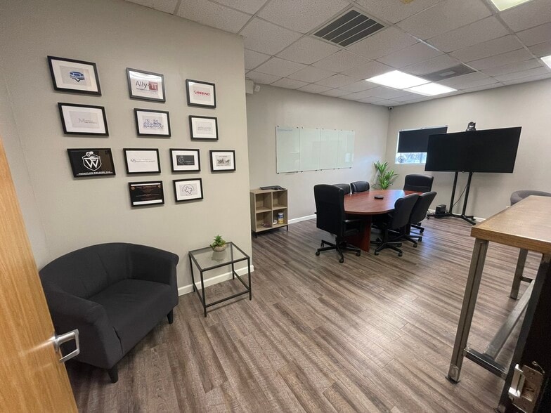 10480 Grant Rd, Houston, TX à louer - Photo du bâtiment - Image 2 de 26