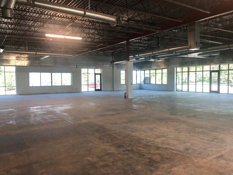 5010 Cheshire Ln N, Plymouth, MN à louer - Photo intérieure - Image 2 de 15