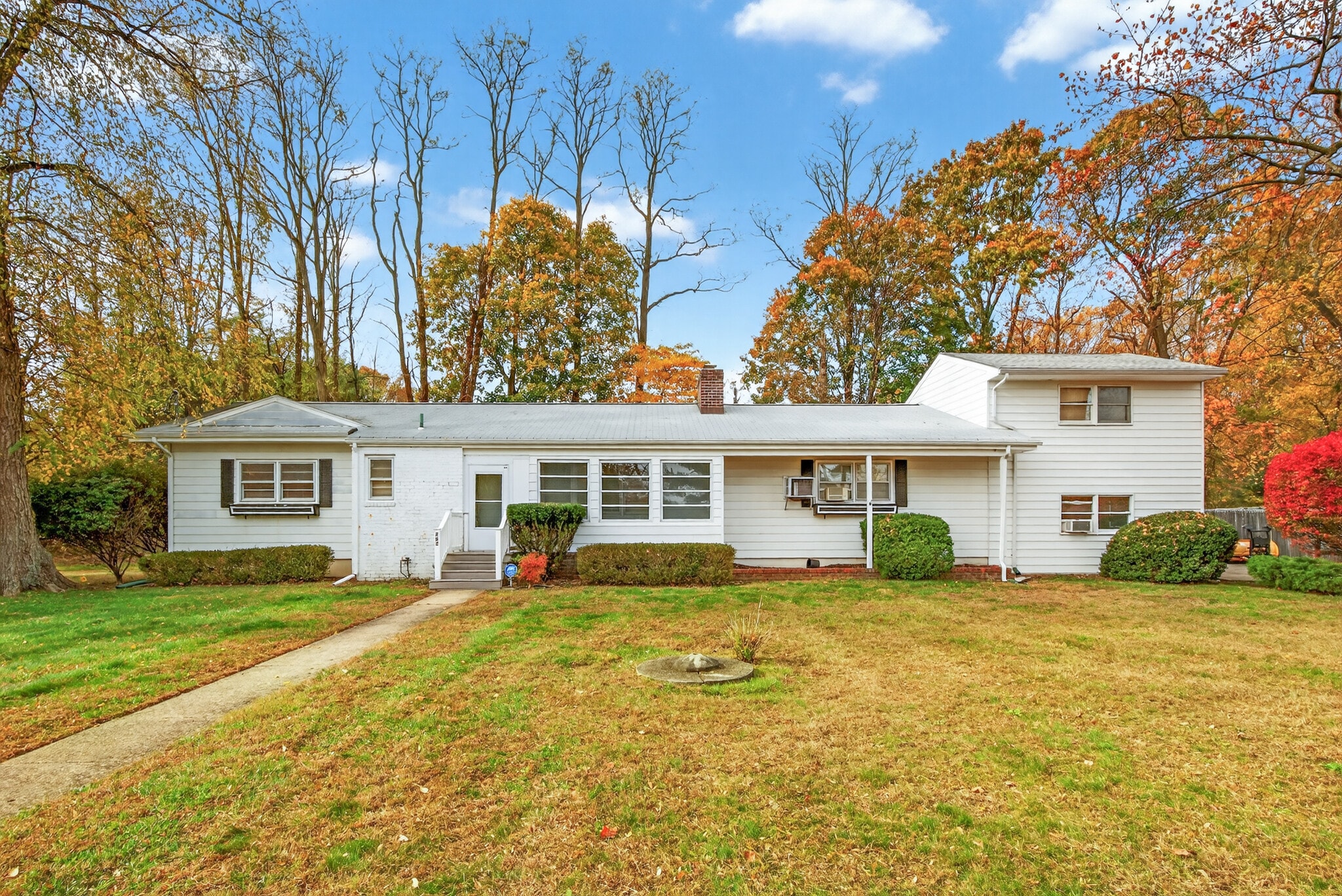 202 Woodland Dr, Lincroft, NJ for sale Primary Photo- Image 1 of 25