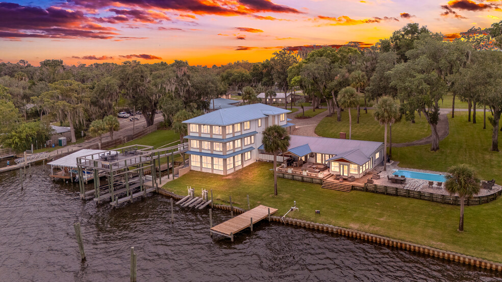 703 Front St, Welaka, FL for sale - Building Photo - Image 2 of 5