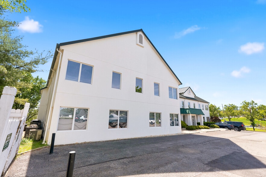 7000 Hampton Ctr, Morgantown, WV for lease - Building Photo - Image 3 of 18