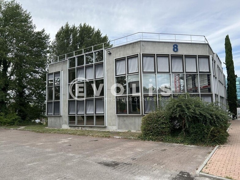4-6 Avenue De Chavailles, Bruges for lease - Building Photo - Image 1 of 7