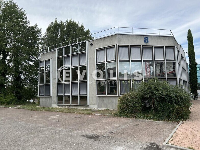 4-6 Avenue De Chavailles, Bruges à louer - Photo du bâtiment - Image 1 de 7
