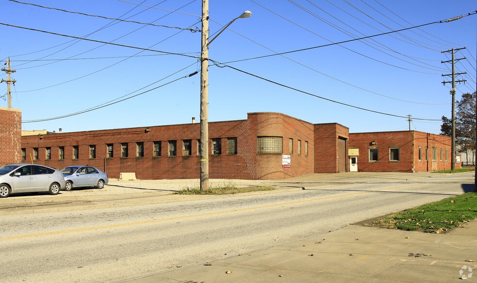 5205 Grant Ave, Garfield Heights, OH for lease - Building Photo - Image 1 of 2