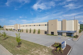 Plus de détails pour 26550 Bluestone Blvd, Euclid, OH - Local d'activités à louer