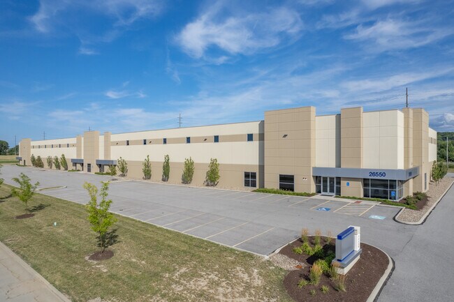 Plus de détails pour 26550 Bluestone Blvd, Euclid, OH - Local d'activités à louer