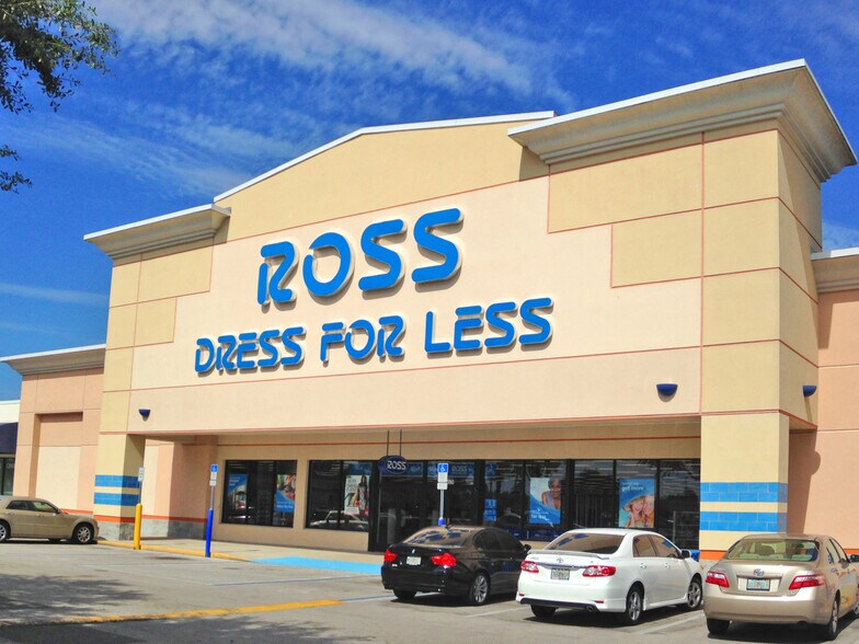 3653 Orlando Dr, Sanford, FL à louer - Photo du bâtiment - Image 2 de 7