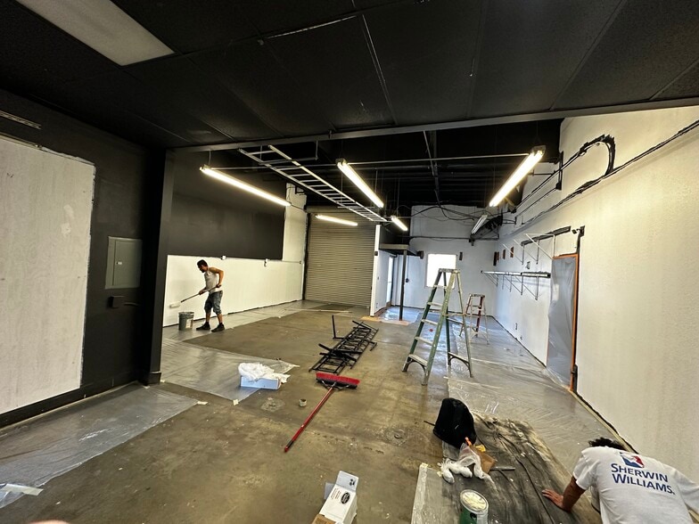 4425 E Airport Dr, Ontario, CA for lease - Building Photo - Image 3 of 9