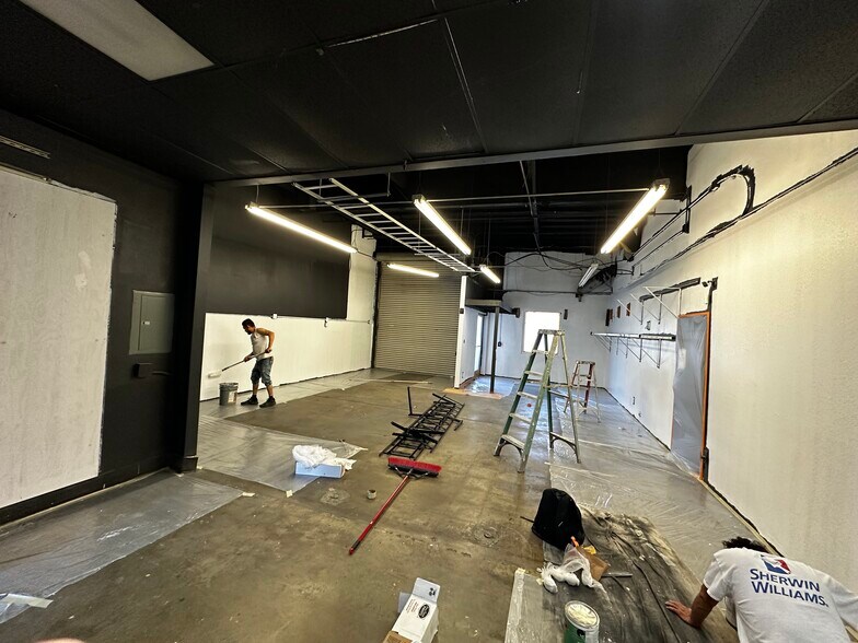 4425 E Airport Dr, Ontario, CA à louer - Photo du bâtiment - Image 3 de 9