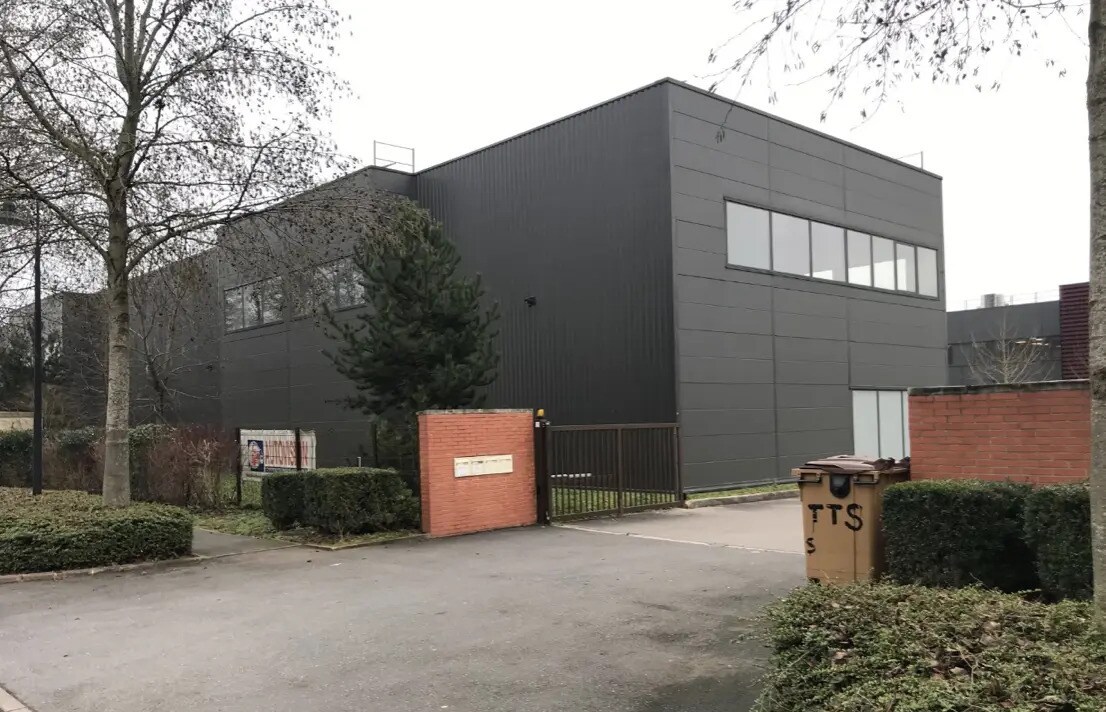 Flex in Chessy for lease Building Photo- Image 1 of 3