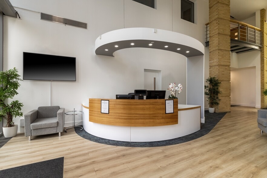 400 Thames Valley Park Dr, Reading for lease - Interior Photo - Image 2 of 10