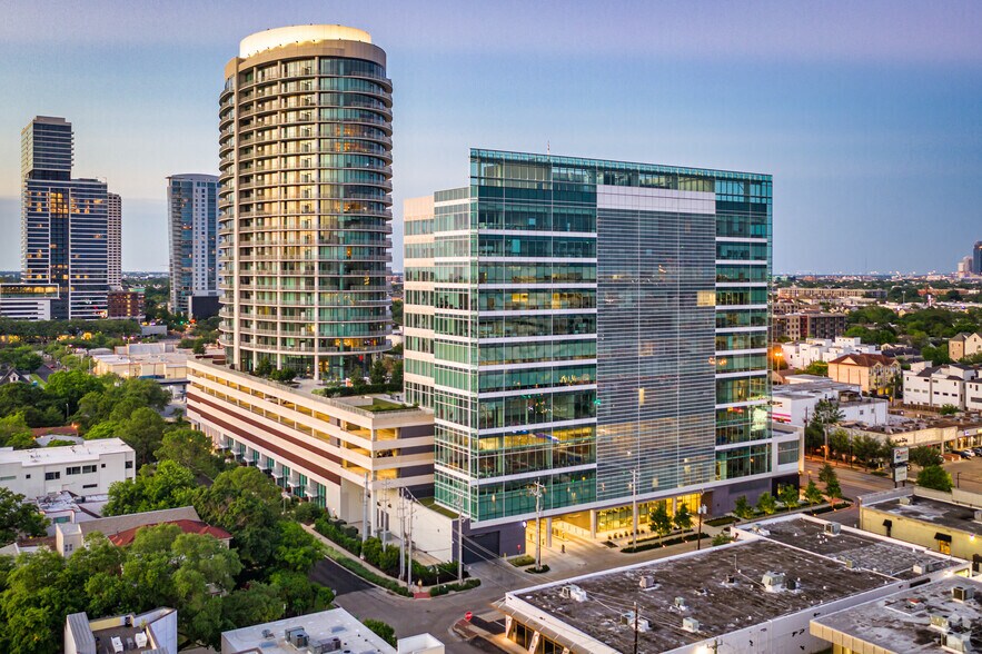 3200 Kirby Dr, Houston, TX à louer - Photo du bâtiment - Image 2 de 4