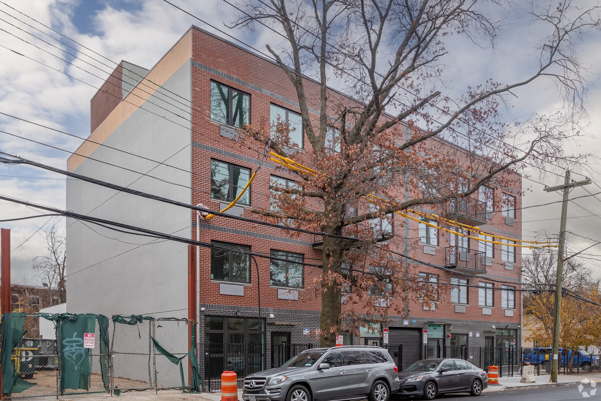 10625 Guy R Brewer Blvd, Jamaica, NY for lease Primary Photo- Image 1 of 17