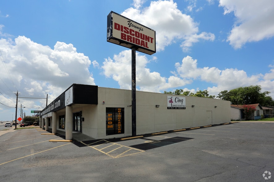2925 S Padre Island Dr, Corpus Christi, TX for lease - Building Photo - Image 3 of 12