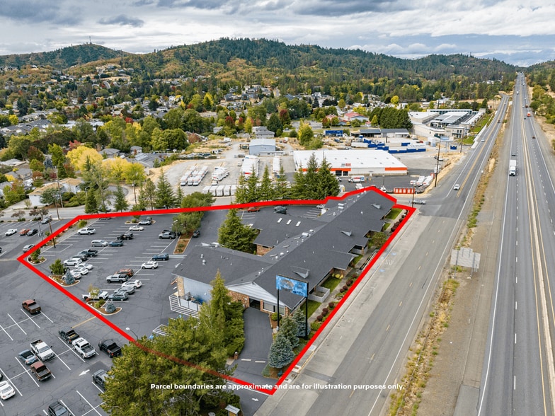2166 NW Vine St, Grants Pass, OR for sale - Building Photo - Image 3 of 147