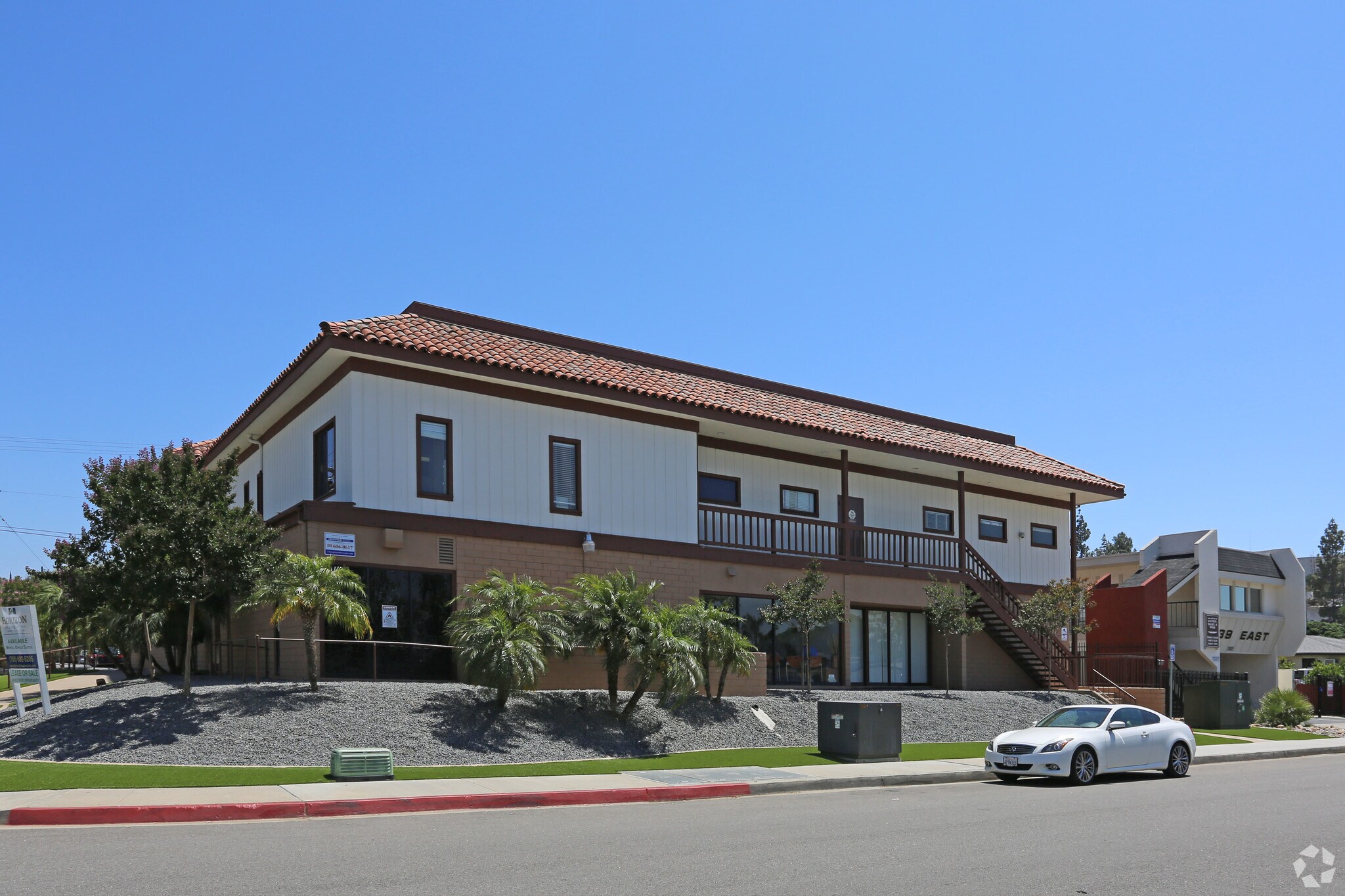 255 N Elm St, Escondido, CA à louer Photo du bâtiment- Image 1 de 6