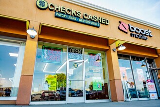 350-400 N 2nd St, El Cajon, CA à louer Photo du bâtiment- Image 1 de 1