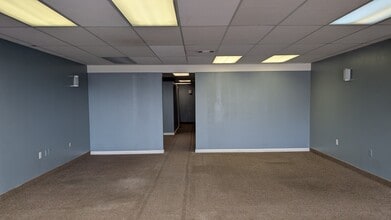 2829 W 26th St, Erie, PA for lease Interior Photo- Image 2 of 22