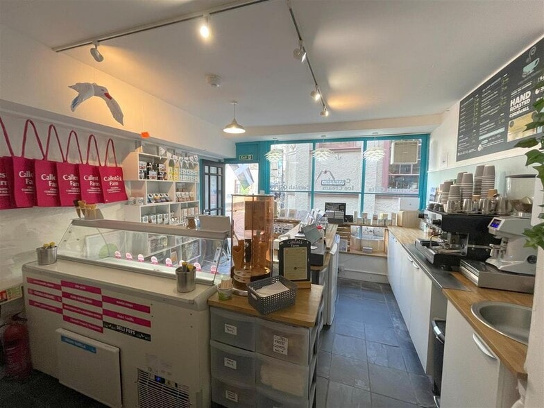 3 Town Quay, Fowey for sale - Interior Photo - Image 2 of 8