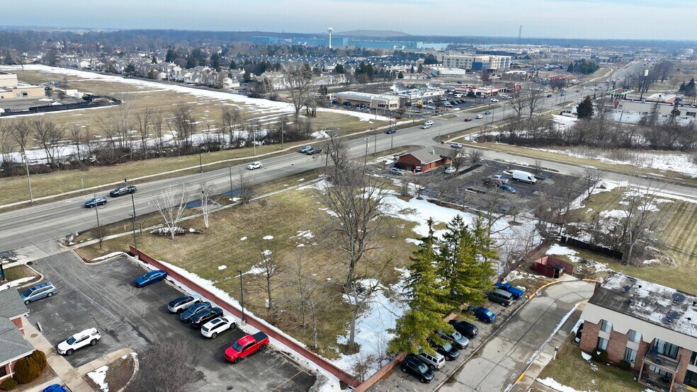 22275-22297 West Rd, Woodhaven, MI à vendre - Photo du bâtiment - Image 3 de 11
