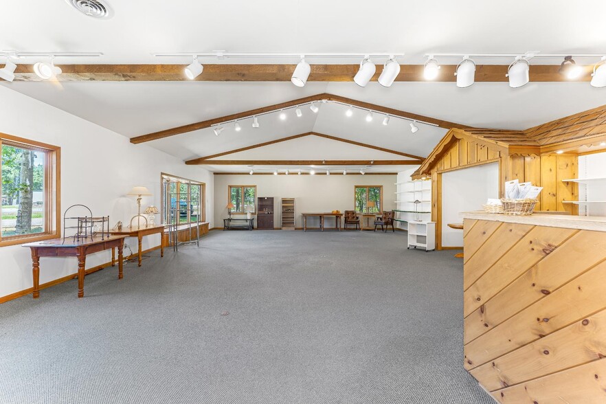 7502 Highway 51, Minocqua, WI à vendre - Photo du bâtiment - Image 3 de 12