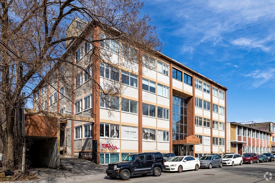 8815 Av Du Parc, Montréal, QC à vendre - Photo du bâtiment - Image 2 de 29