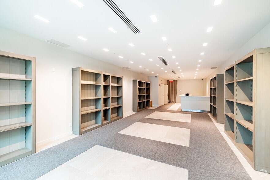 4920 Rue Sherbrooke O, Westmount, QC à louer - Photo intérieure - Image 3 de 9