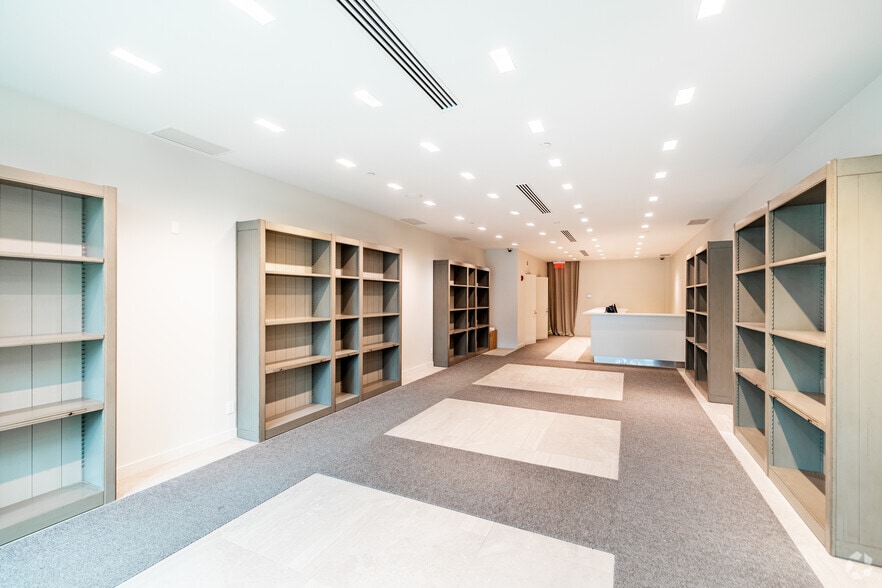 4920 Rue Sherbrooke O, Westmount, QC à louer - Photo intérieure - Image 3 de 9