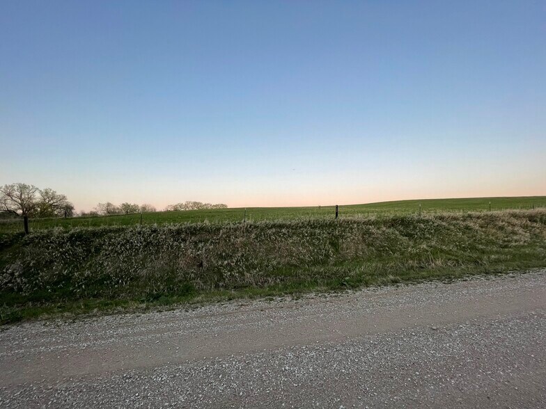 56th, Raymond, NE à vendre - Photo du bâtiment - Image 2 de 5