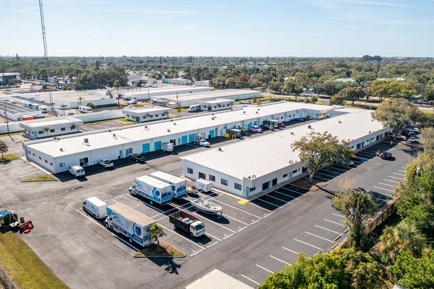 4301 32nd St, Bradenton, FL for lease - Building Photo - Image 3 of 8