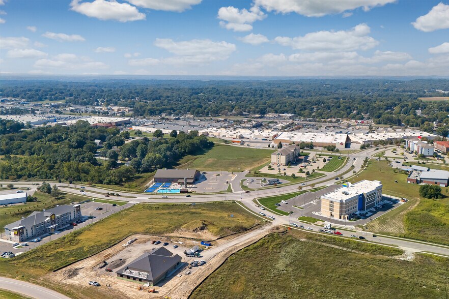 3620 Village Dr, Saint Joseph, MO à vendre - Photo du bâtiment - Image 1 de 4