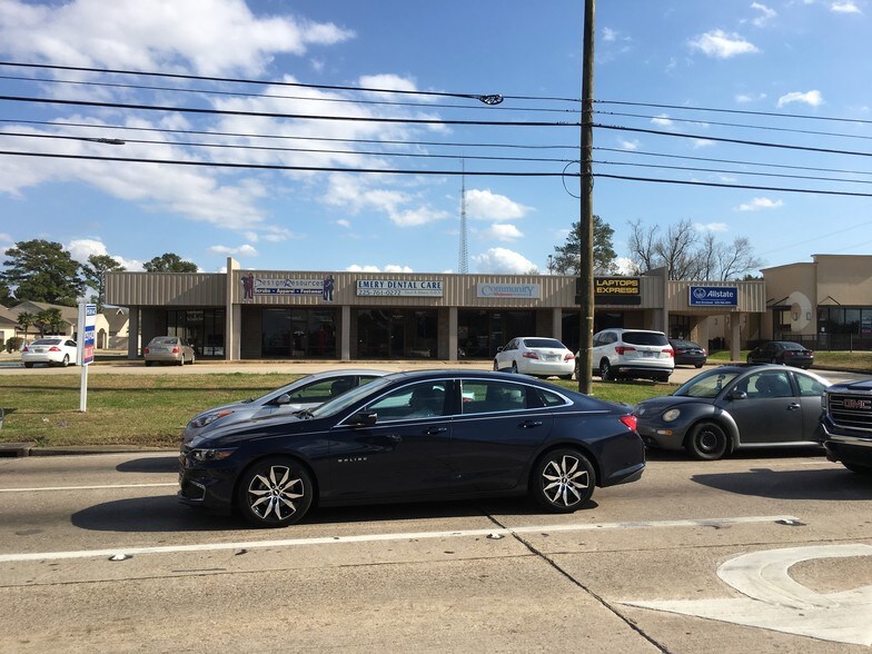 5555 Essen Ln, Baton Rouge, LA à louer - Photo du bâtiment - Image 3 de 5