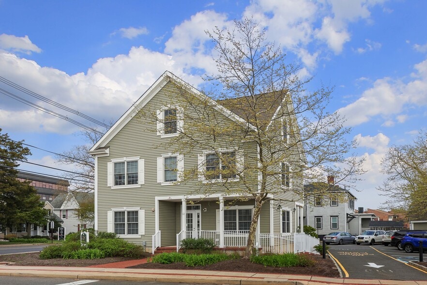 12 Robbins Pky, Toms River, NJ à vendre - Photo du bâtiment - Image 2 de 24
