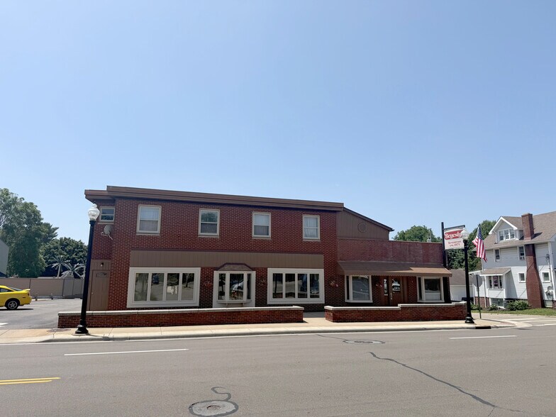 531-533 N Main St, Canton, OH à vendre - Photo du bâtiment - Image 2 de 9