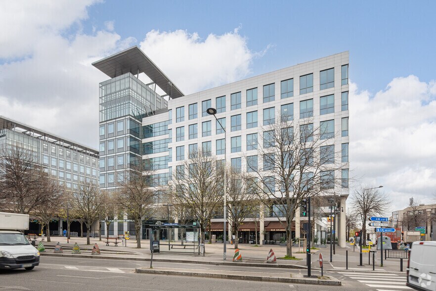 8-10 Avenue Du Stade De France, Saint-Denis à louer - Photo du bâtiment - Image 3 de 4